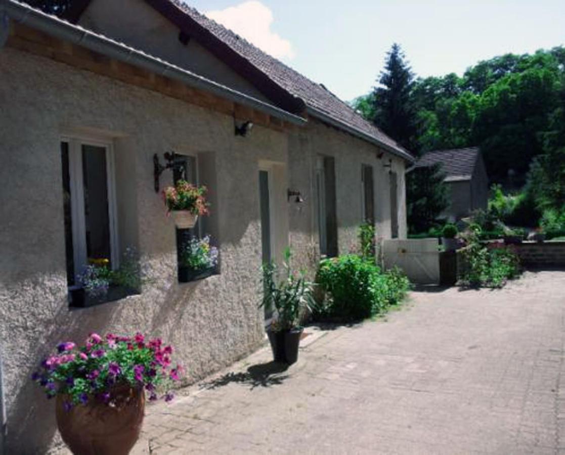 LA PROVIDENCE, chambres d'hôtes Saint-Sernin-du-Plain Extérieur photo